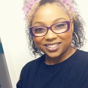 Meet your Posher, Alexis